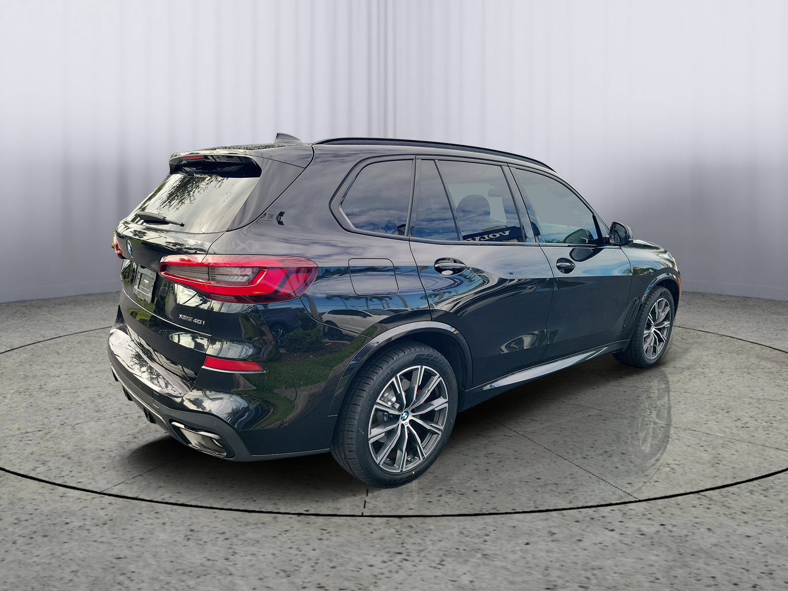 Used 2022 BMW X5 xDrive40i w/ M Sport Package AWD/4WD image 2