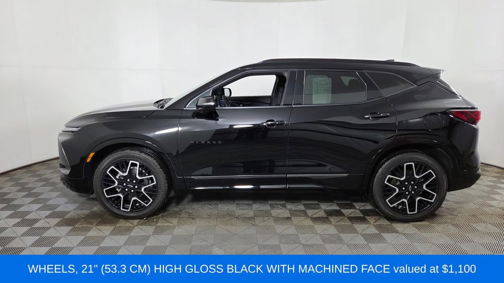 Used 2025 Chevrolet Blazer RS w/ Driver Confidence II Package image 5
