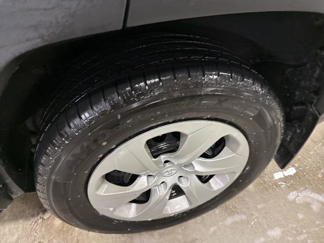 Certified 2021 Toyota RAV4 LE image 4