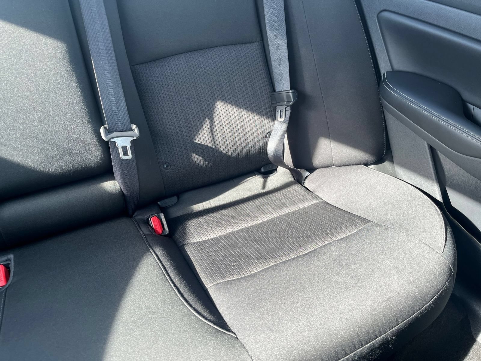 Used 2025 Nissan Altima 2.5 SV FWD image 33
