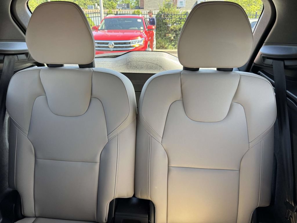 Used 2026 Volvo XC90 B6 Plus w/ Protection Package Premier AWD/4WD image 10