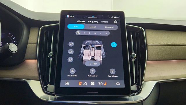 New 2026 Volvo XC90 B6 Plus w/ Protection Package Premier AWD/4WD image 22