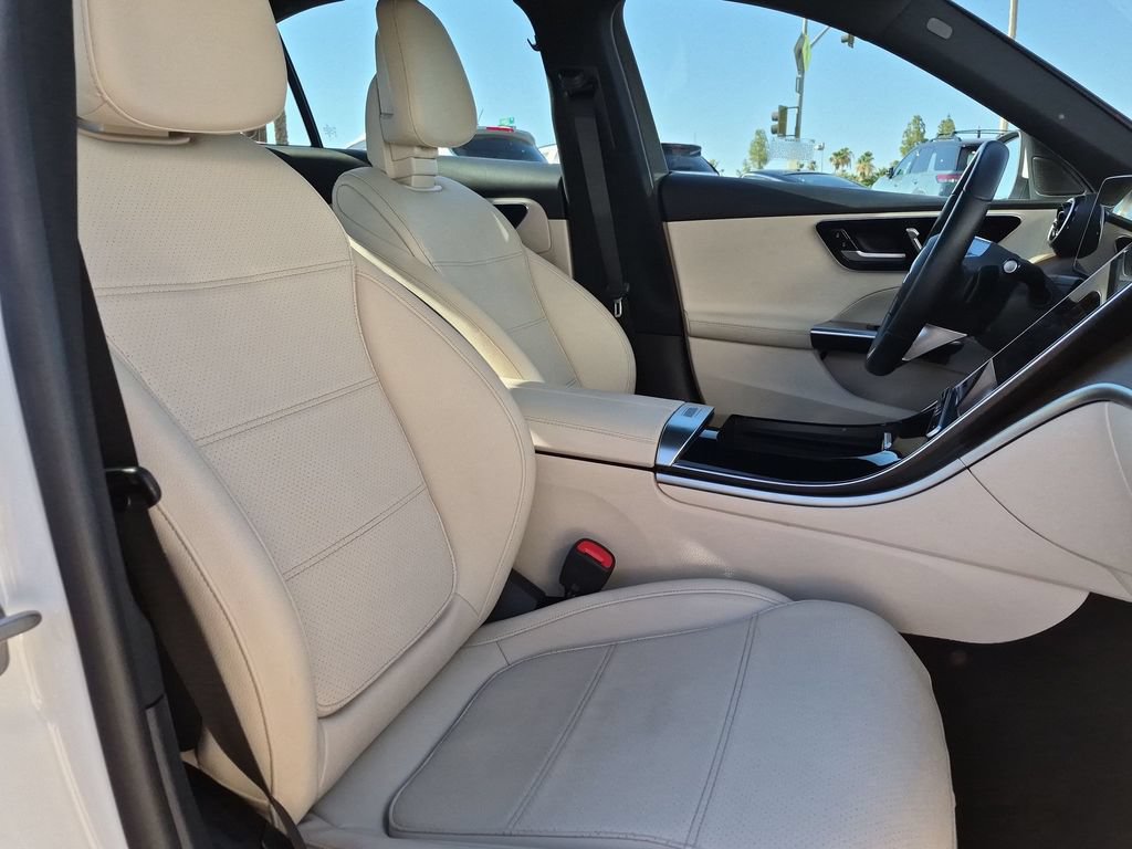 Used 2025 Mercedes-Benz C 300 Sedan image 17