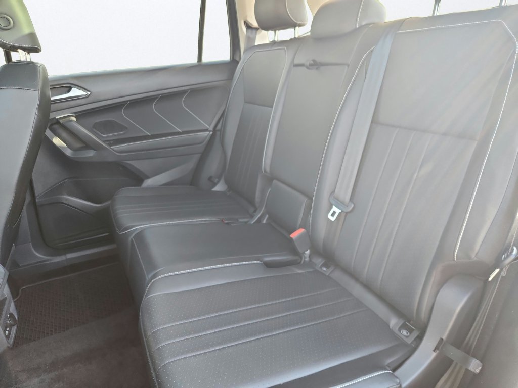 Certified 2024 Volkswagen Tiguan SE AWD/4WD image 22