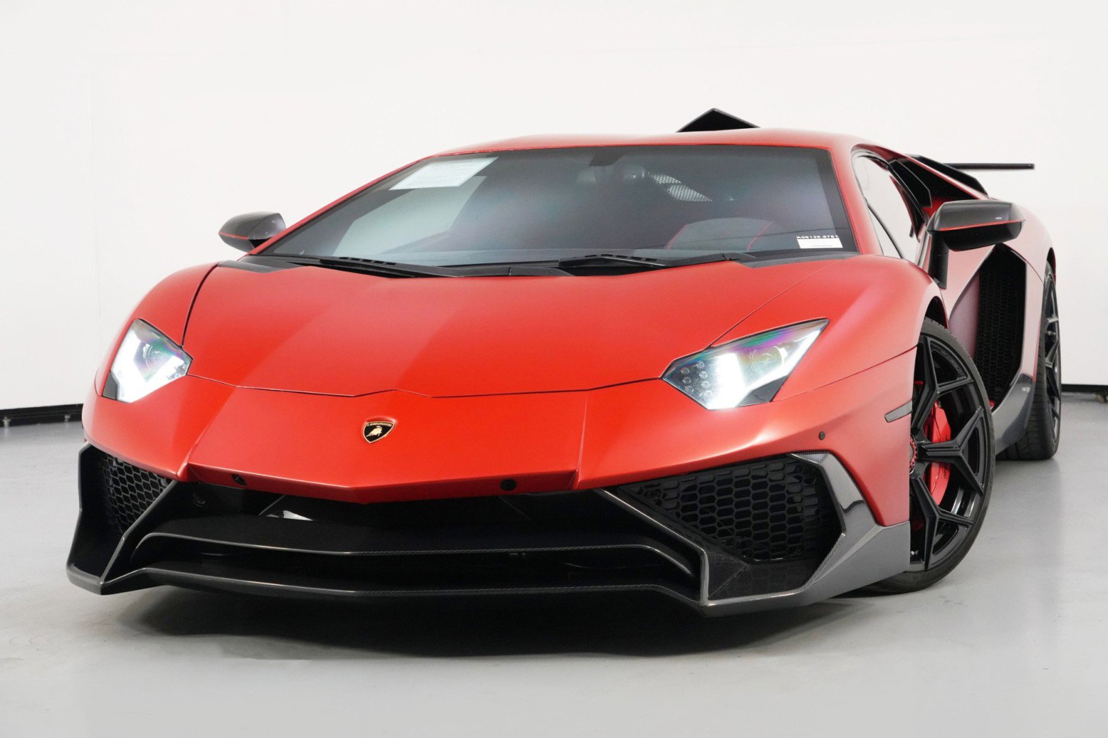Used 2017 Lamborghini Aventador S image 3