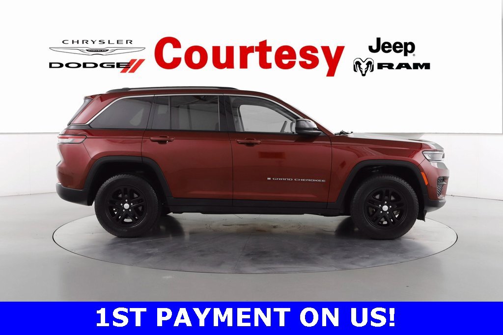 Certified 2023 Jeep Grand Cherokee Laredo w/ Luxury Tech Group I image 4
