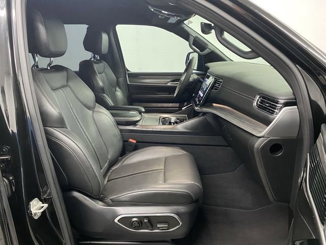 Used 2023 Jeep Wagoneer L Series III w/ Preferred Equipment Group image 36