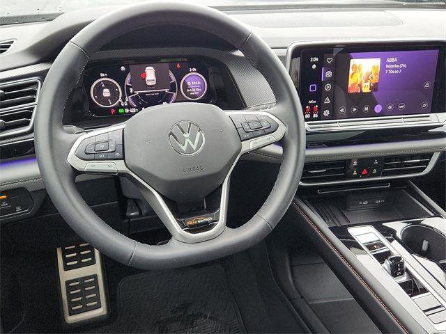 Certified 2025 Volkswagen Atlas Peak Edition SE image 11