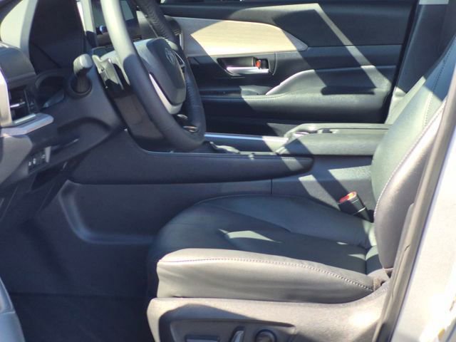 Used 2024 Toyota Grand Highlander Platinum image 17