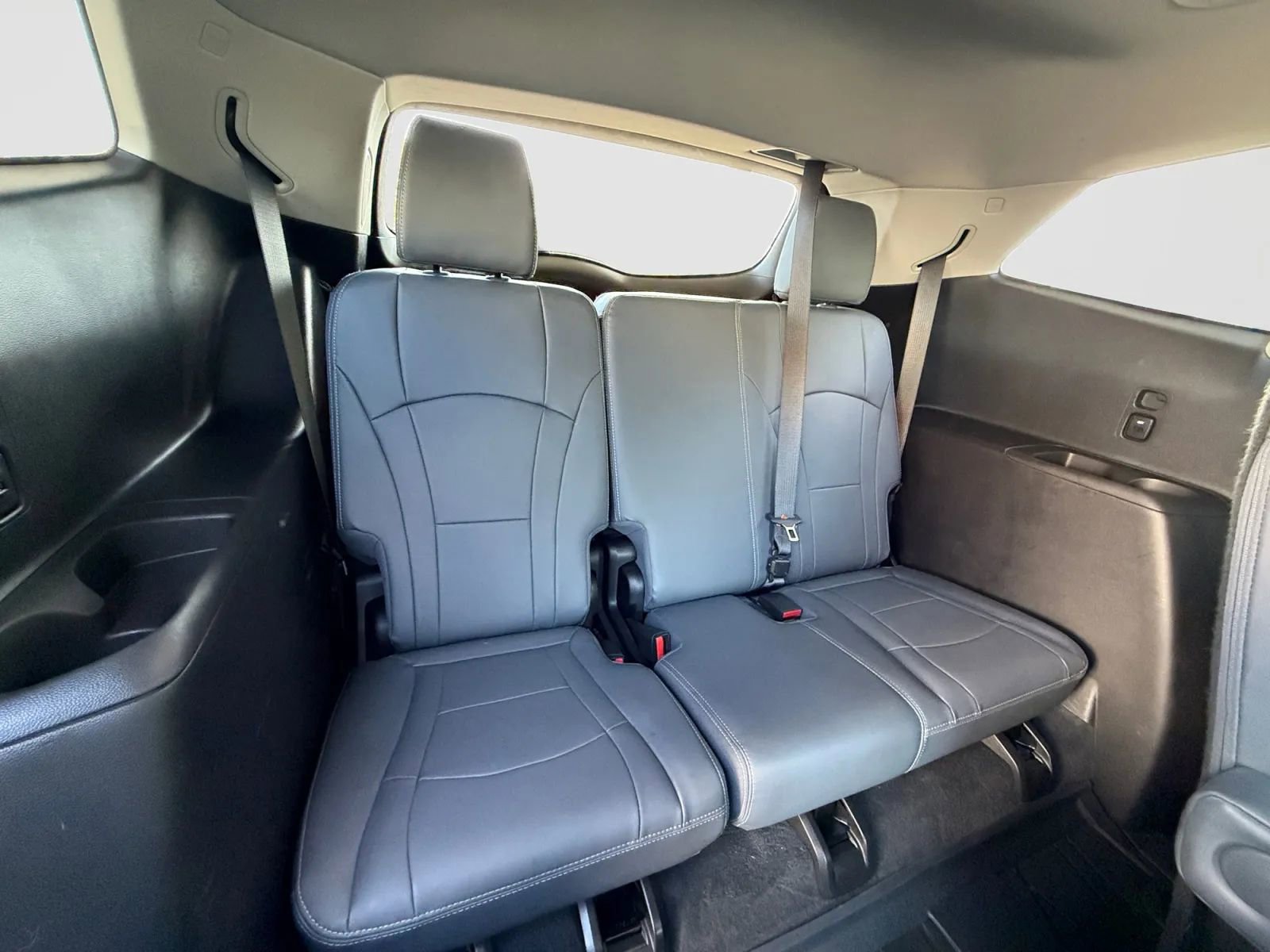 Used 2021 Buick Enclave Essence w/ Sound and Sites Package AWD/4WD image 20