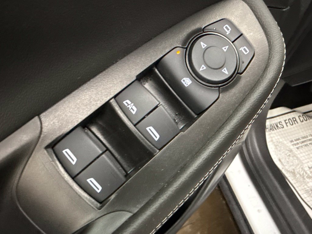 Used 2025 Buick Encore GX Preferred AWD/4WD image 19