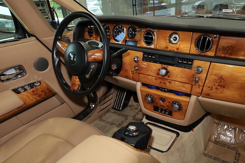 Used 2010 Rolls-Royce Phantom Coupe RWD image 23