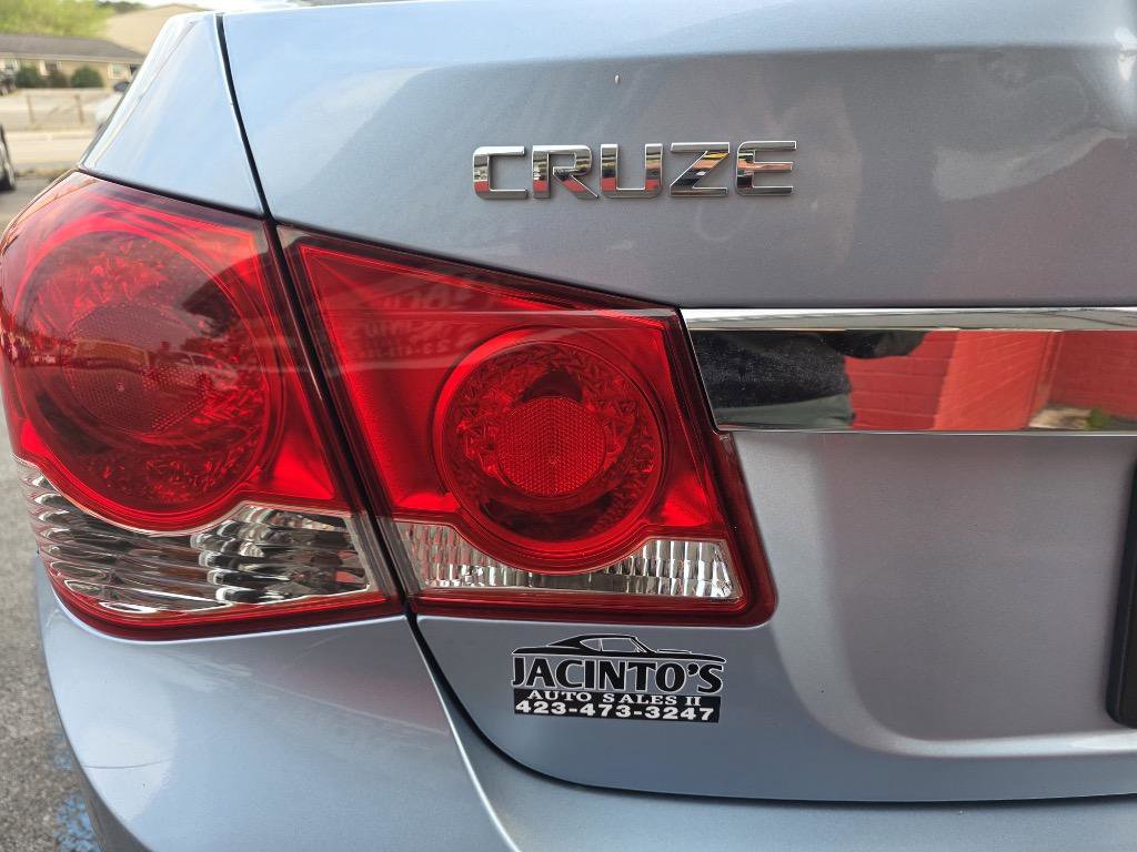 Used 2012 Chevrolet Cruze LS FWD image 8