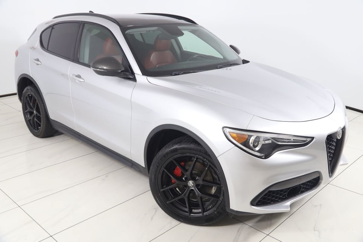 Used 2019 Alfa Romeo Stelvio w/ Nero Edizione RWD image 16