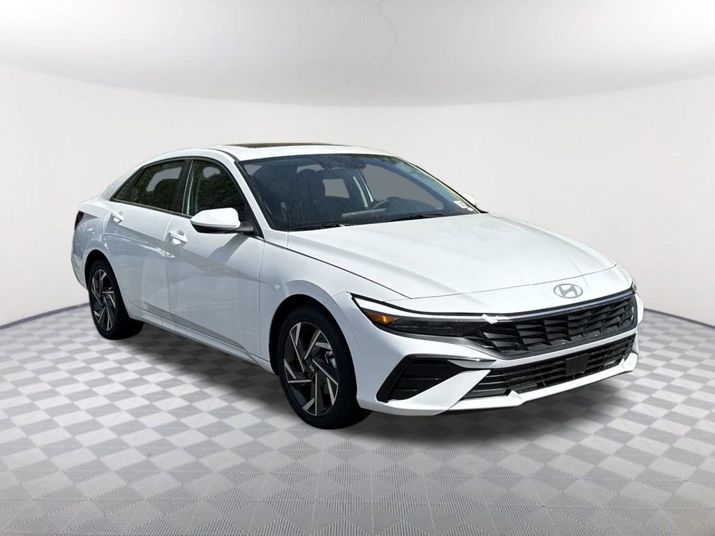 New 2025 Hyundai Elantra SEL FWD image 3