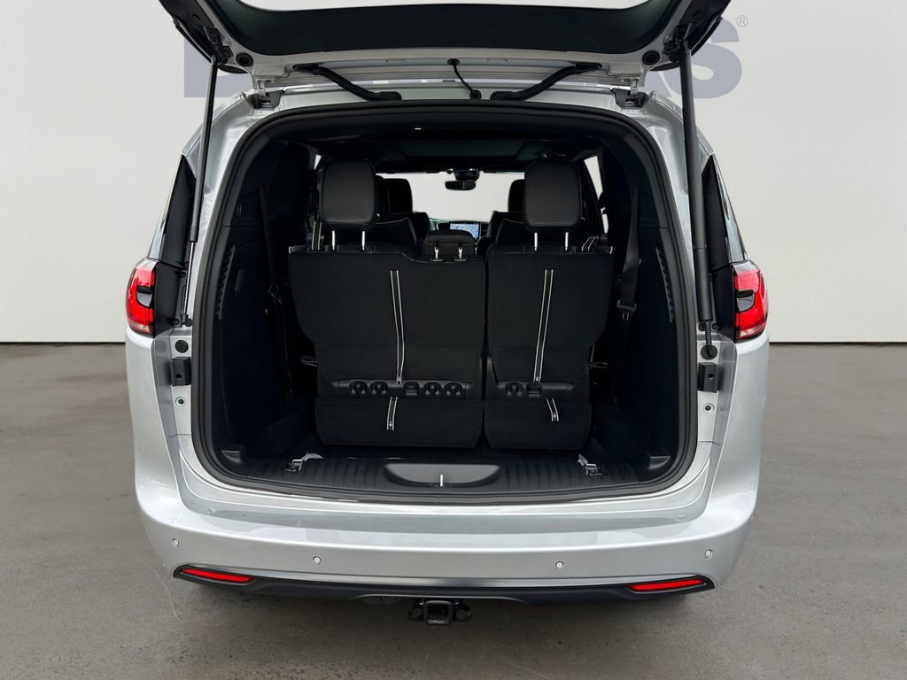 New 2026 Chrysler Pacifica Limited w/ S Appearance Package FWD image 14