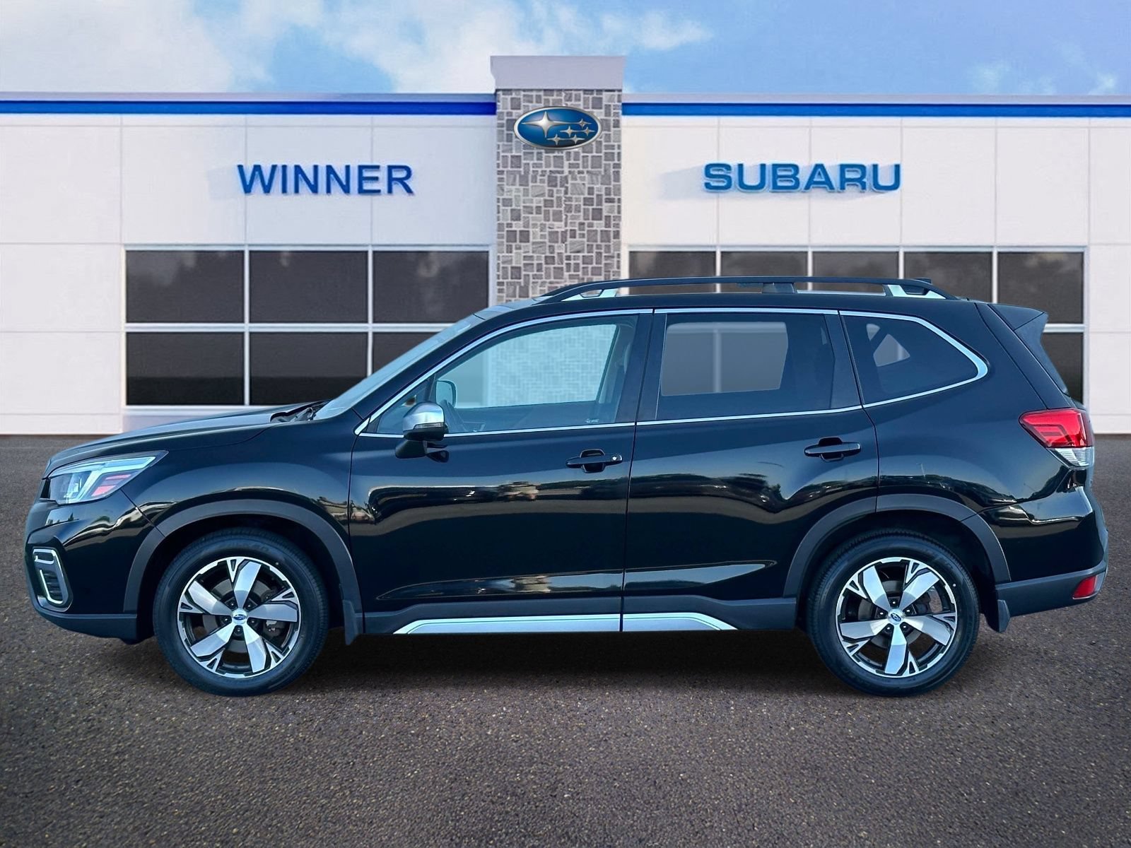 Used 2020 Subaru Forester Touring AWD/4WD image 2
