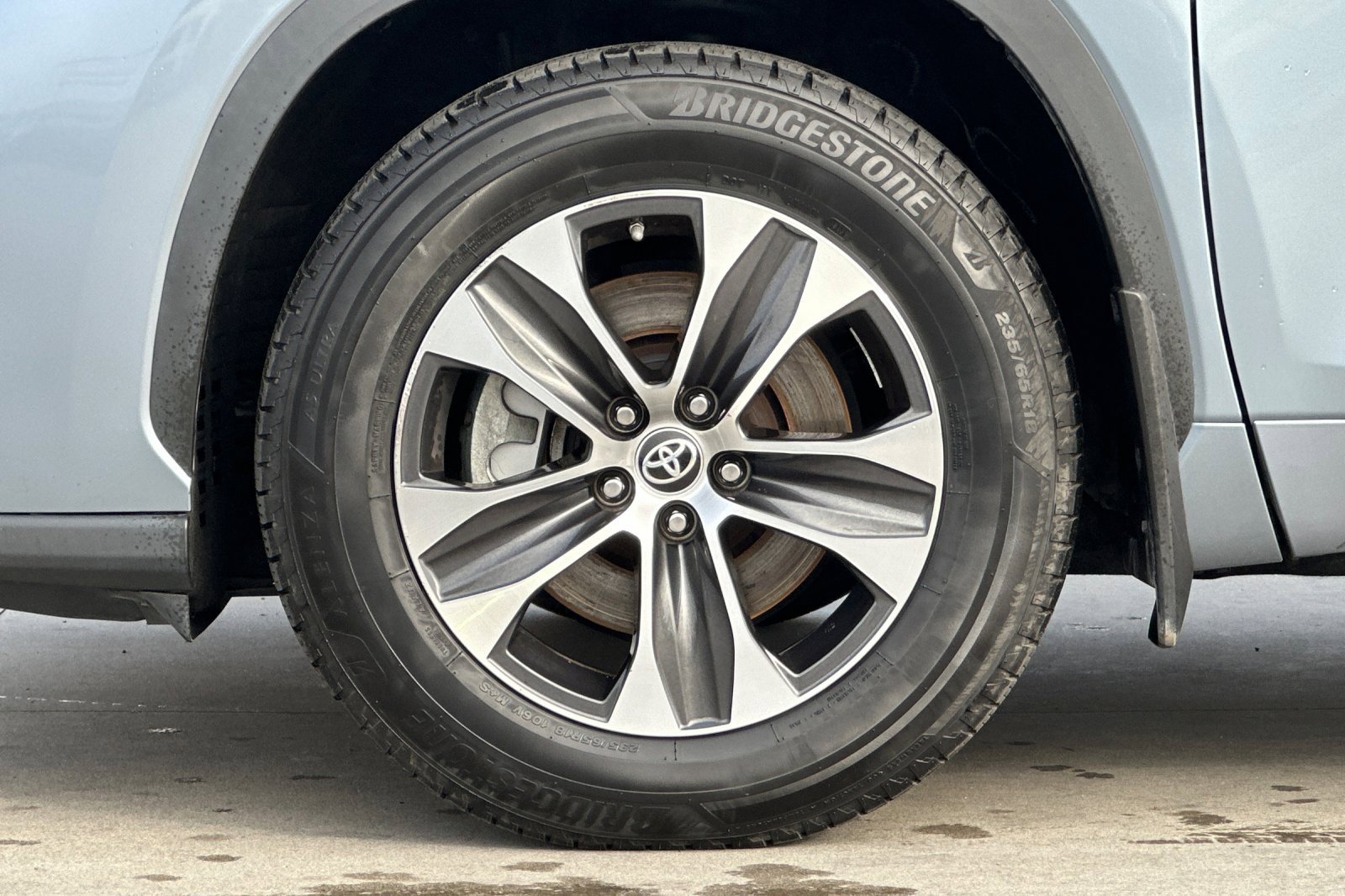 Used 2022 Toyota Highlander XLE image 26