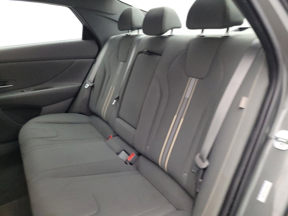 Used 2025 Hyundai Elantra SEL FWD image 18