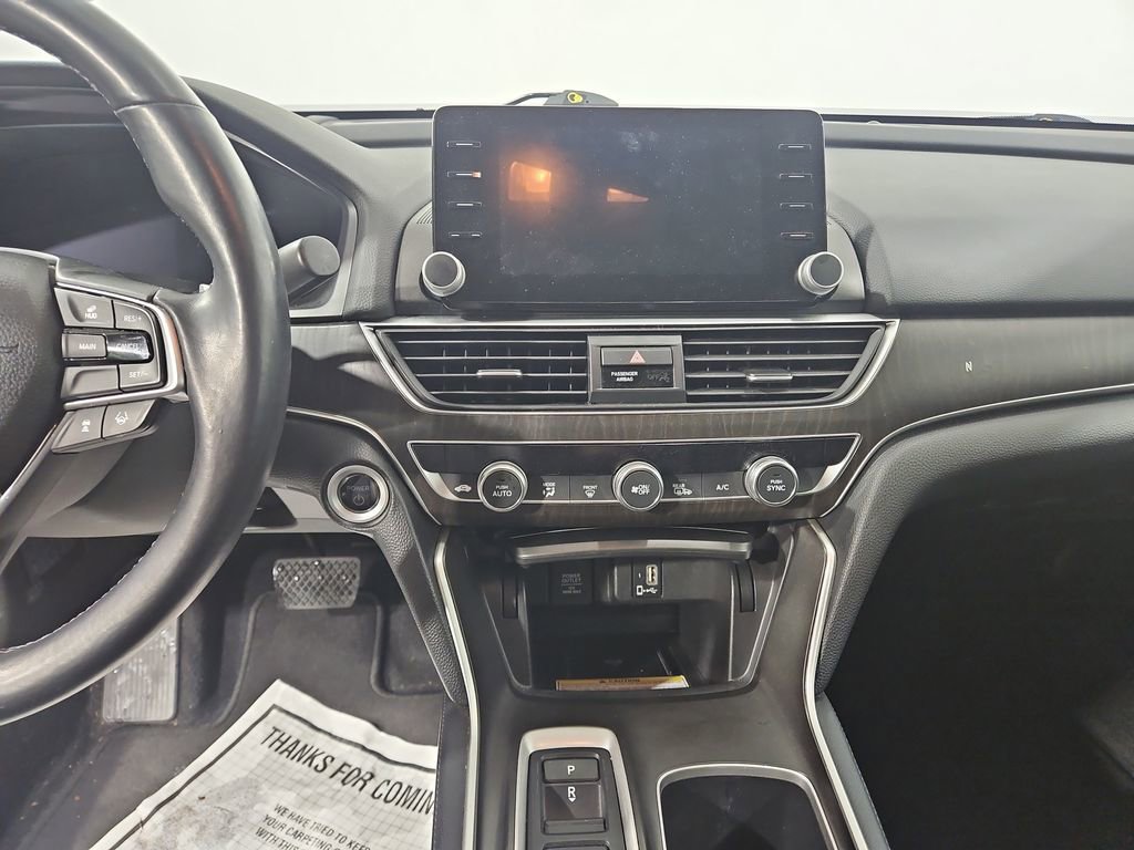Used 2018 Honda Accord Touring image 17