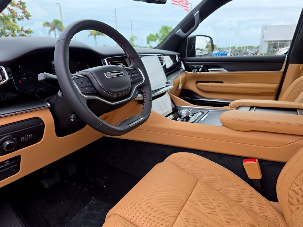 New 2027 Jeep Grand Wagoneer Summit AWD/4WD image 30