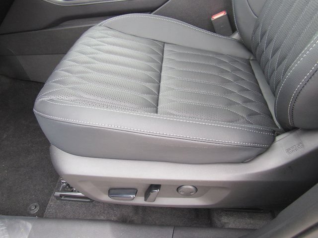 New 2026 Mitsubishi Outlander SEL FWD image 13