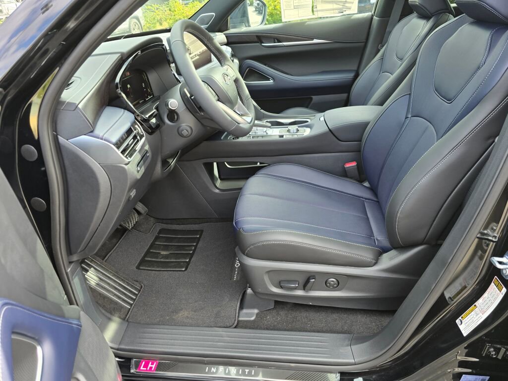 New 2026 INFINITI QX60 Sport w/ Dark Cargo Package image 21