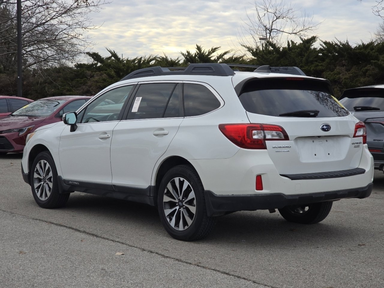 Used 2017 Subaru Outback 2.5i Limited image 4
