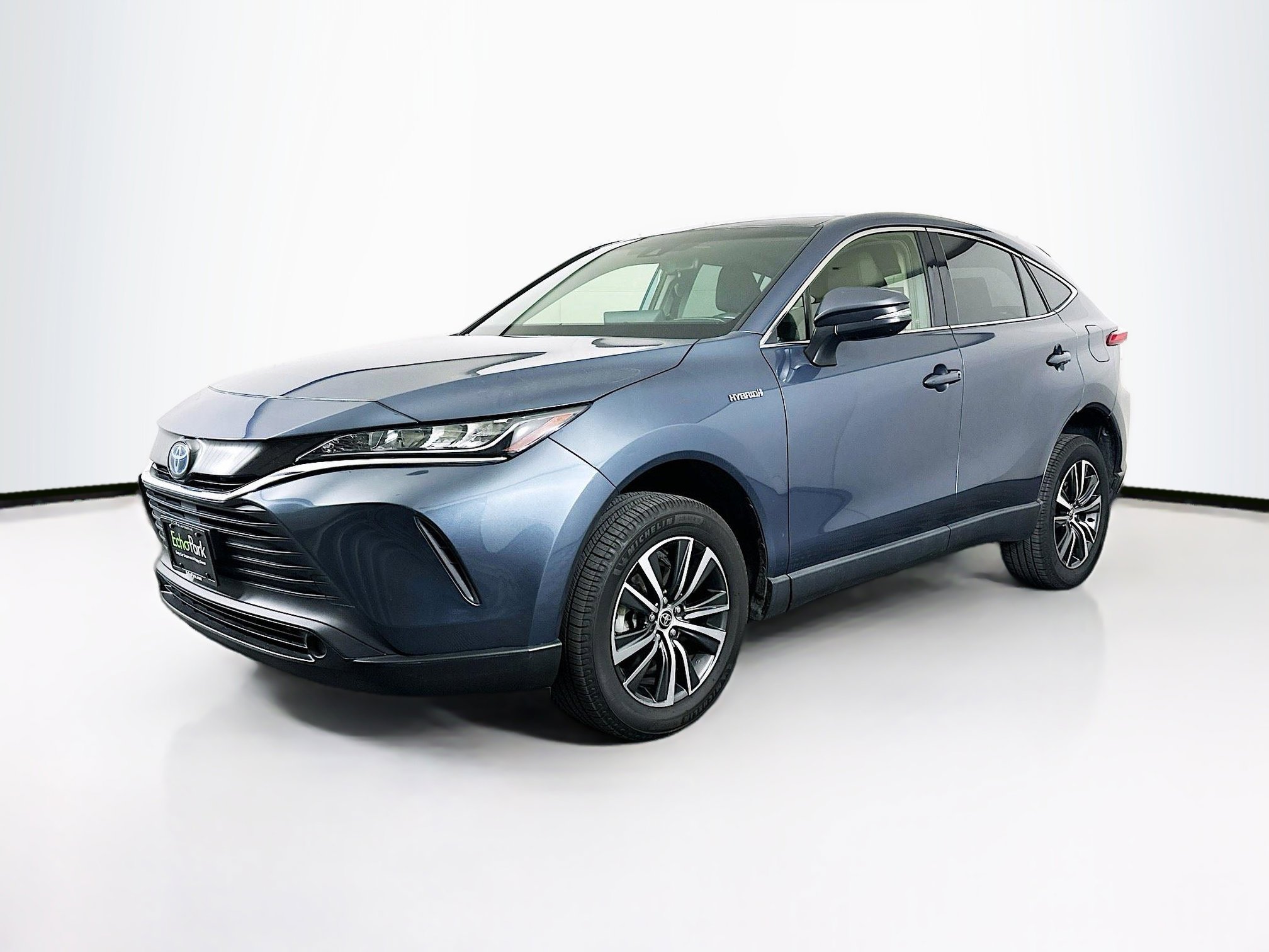 Used 2021 Toyota Venza LE w/ Carpet Mat Package (TMS) AWD/4WD image 3