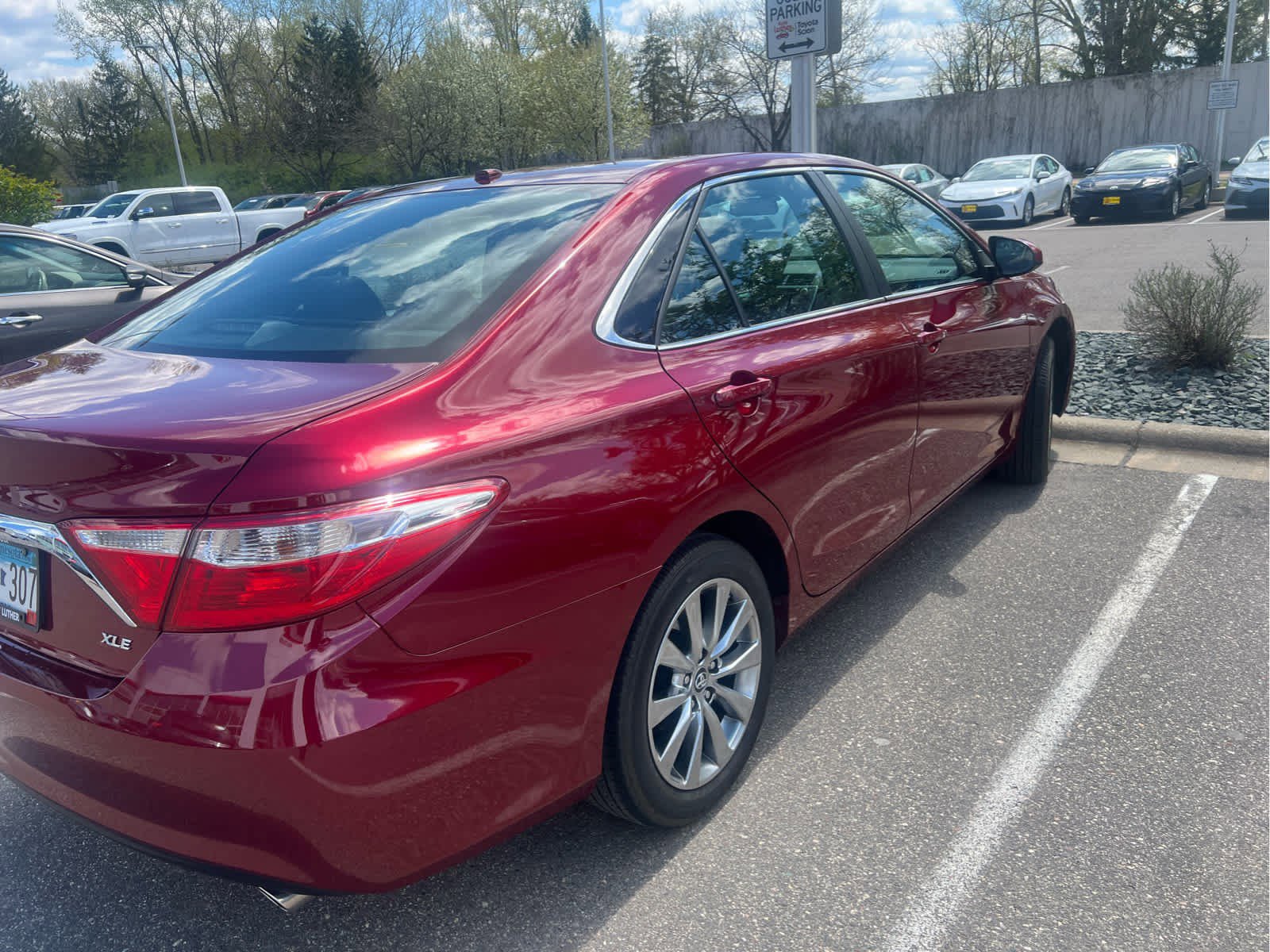 Used 2017 Toyota Camry XLE FWD image 6