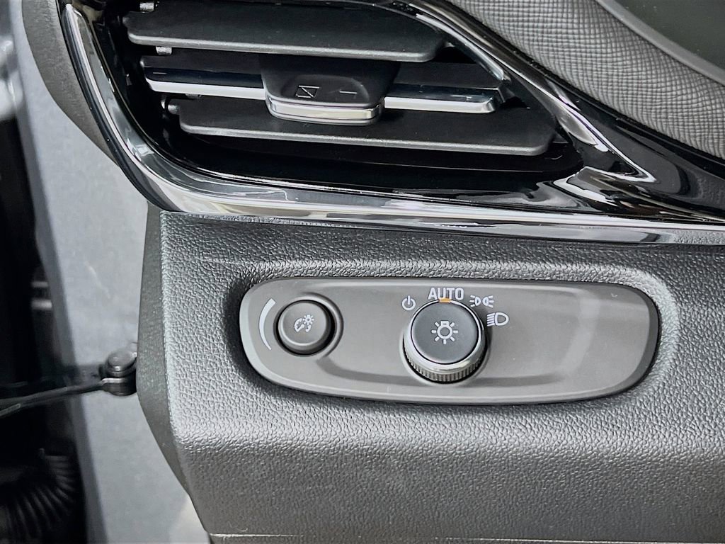 New 2025 Buick Envista Avenir image 9