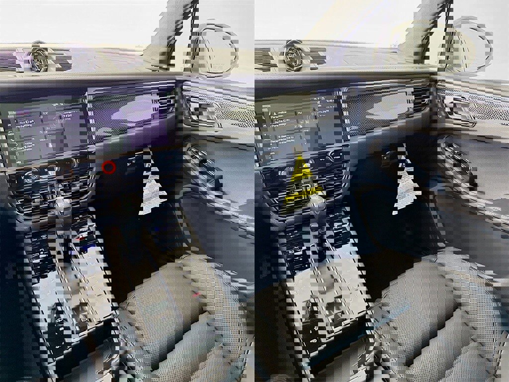 New 2026 Porsche Macan GTS image 28