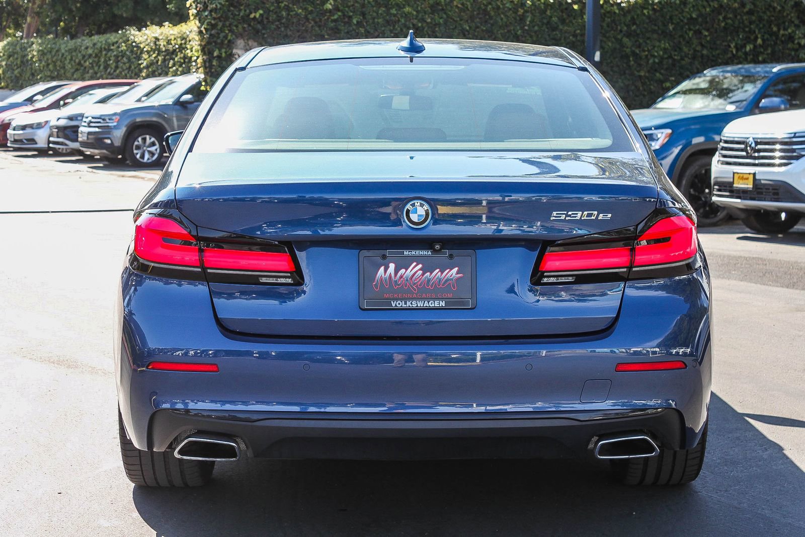 Used 2022 BMW 530e w/ Premium Package image 7