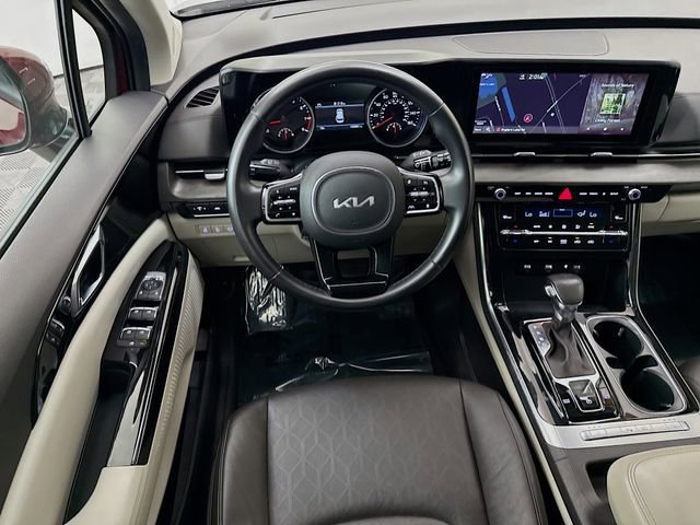 Used 2022 Kia Carnival EX image 22