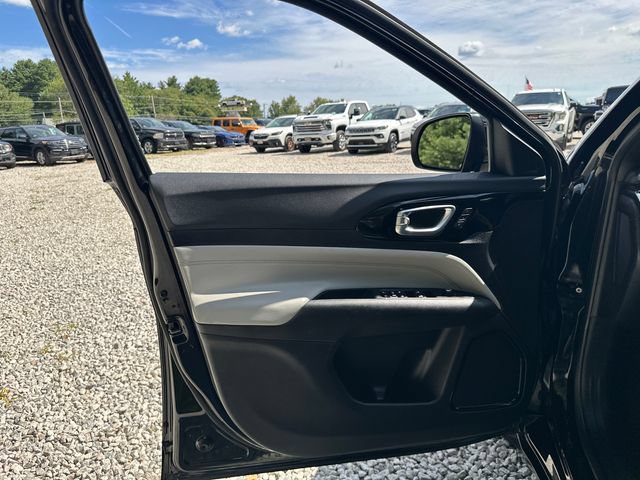 Used 2025 Jeep Compass Limited w/ Elite Group AWD/4WD image 23