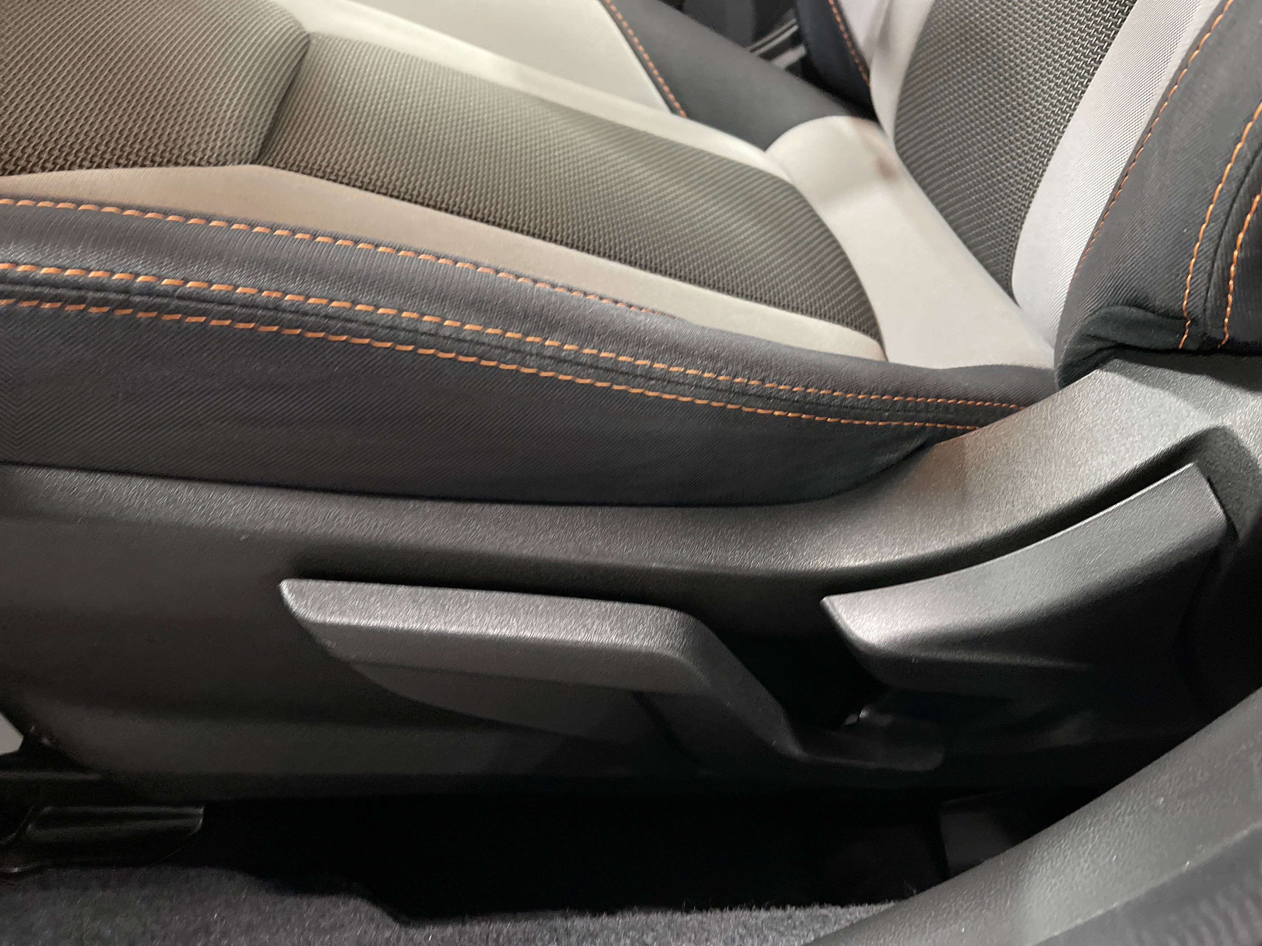 Used 2020 Subaru Crosstrek 2.0i Premium w/ Moonroof Package 1 image 10