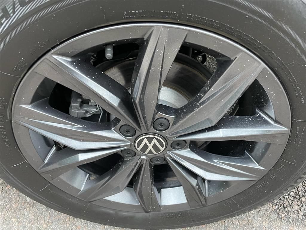 Used 2022 Volkswagen Tiguan SE FWD image 28