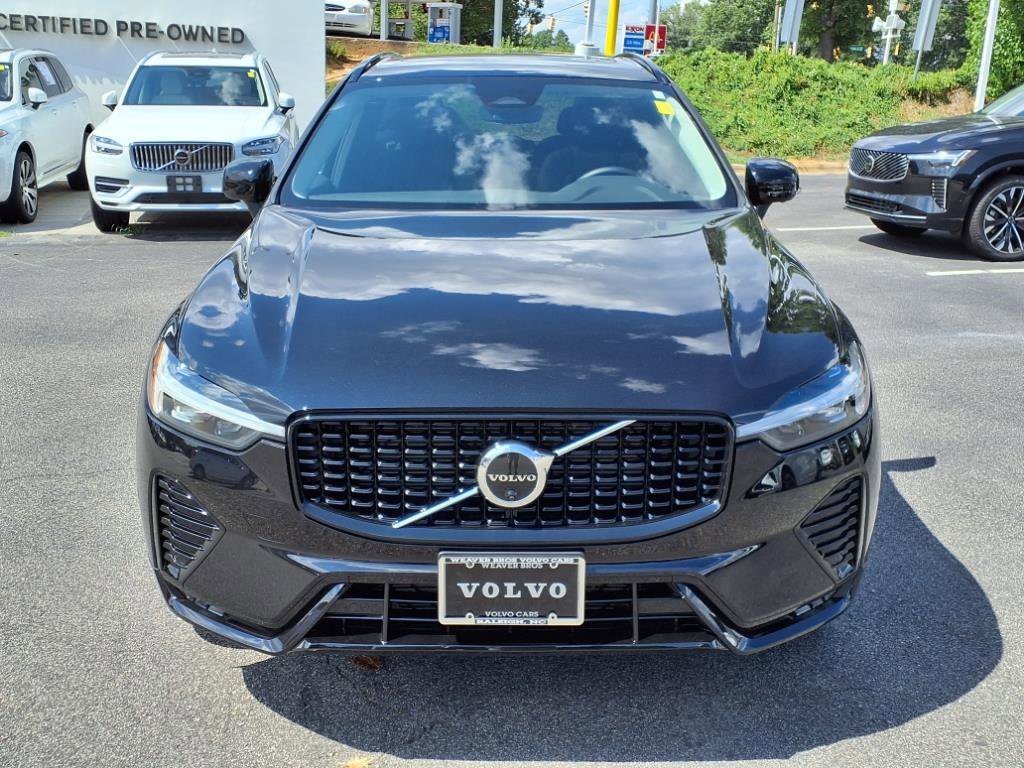 Used 2024 Volvo XC60 B5 Plus image 10