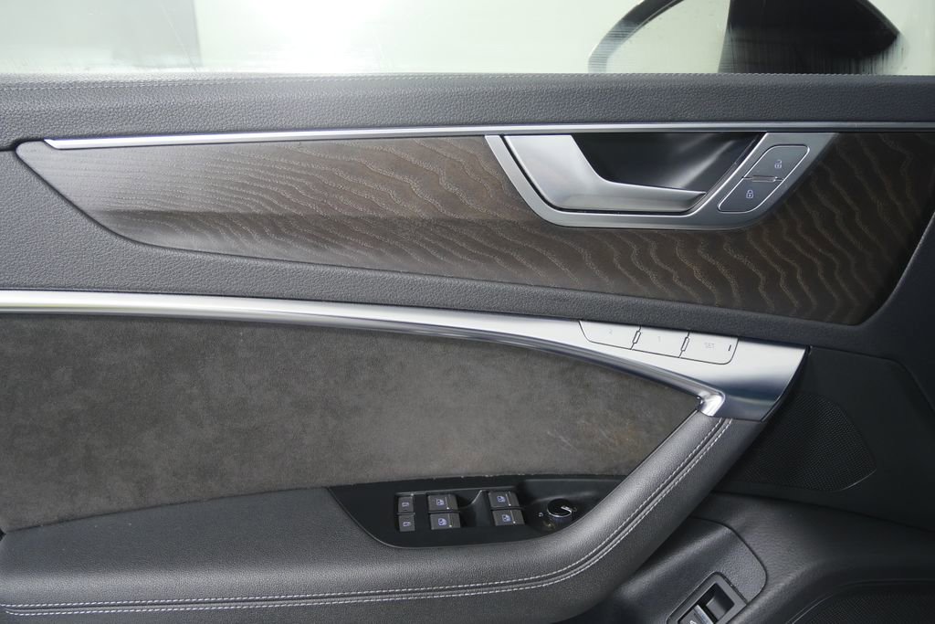 Used 2020 Audi S6 Premium Plus w/ S Sport Package image 7