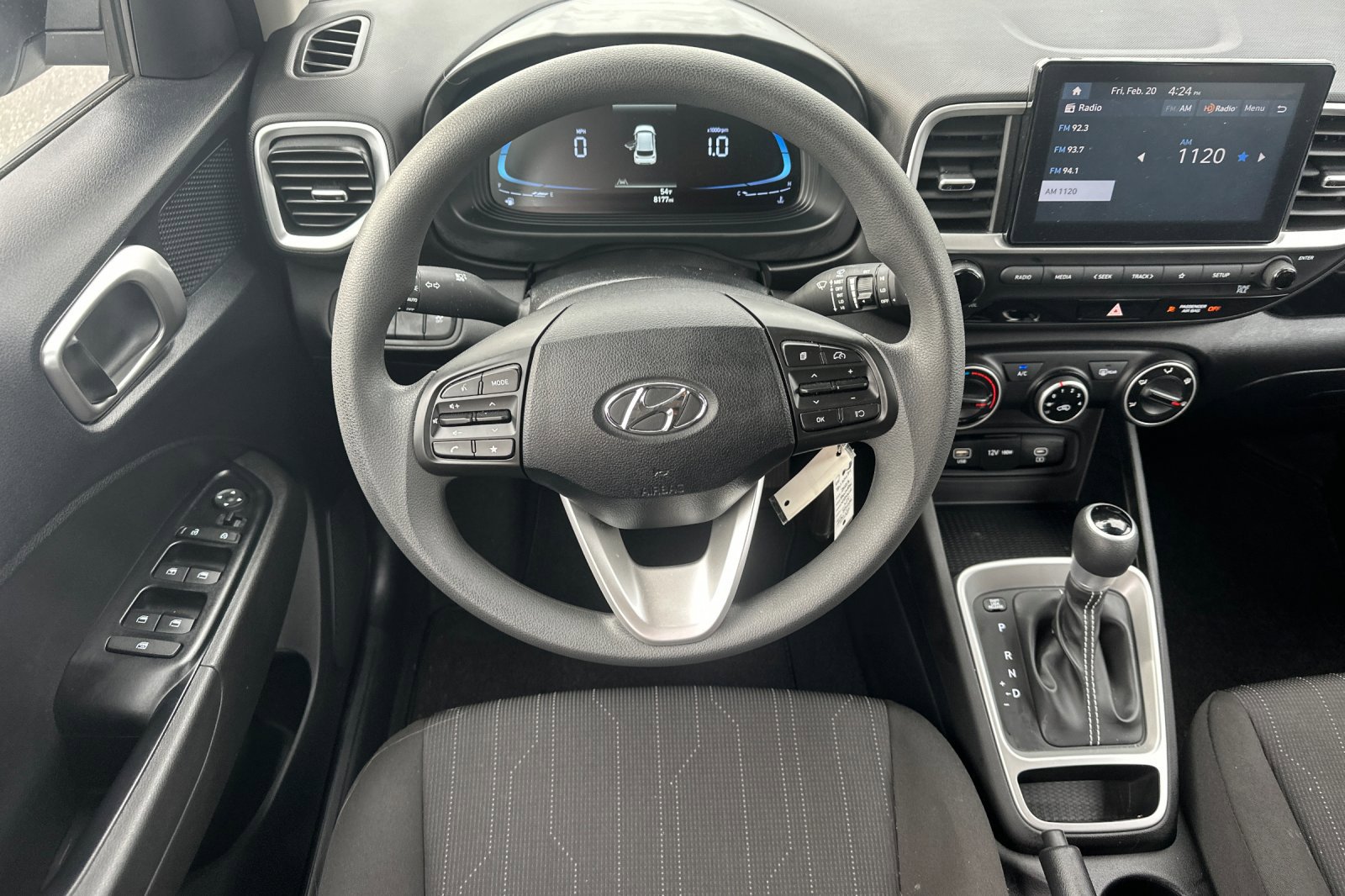 Used 2023 Hyundai Venue SE image 14