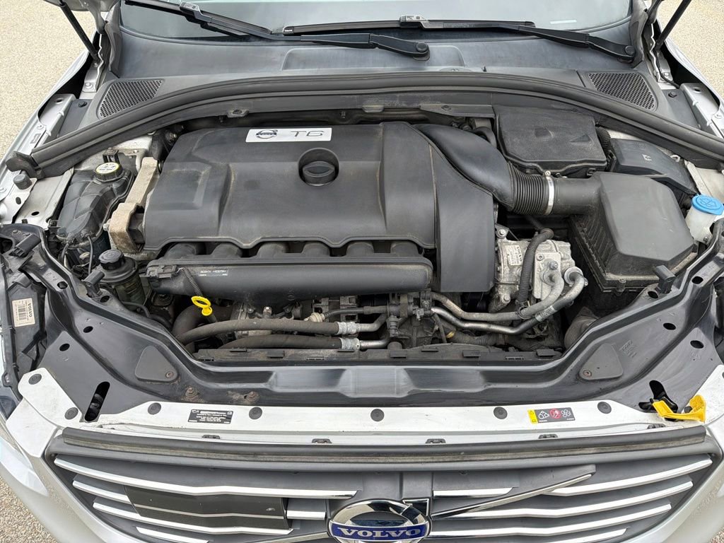 Used 2015 Volvo XC60 T6 w/ Proximity Package image 27