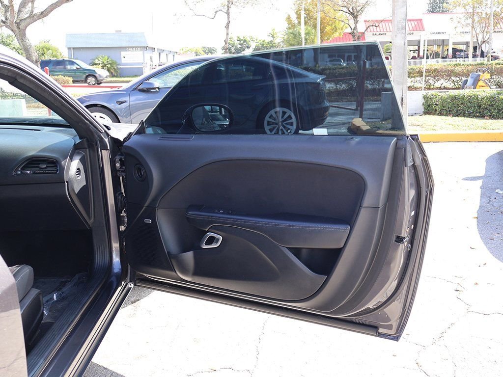 Used 2019 Dodge Challenger SXT RWD image 18