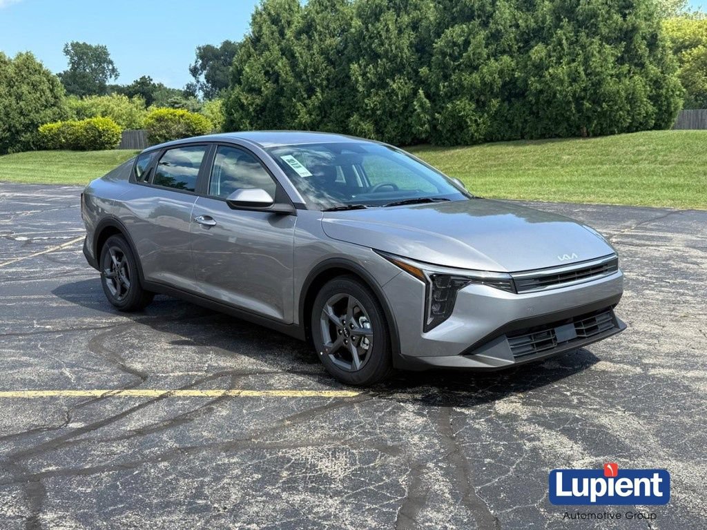 New 2026 Kia K4 FWD image 1