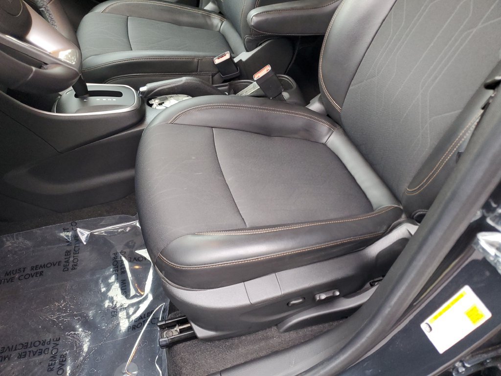 Used 2022 Chevrolet Trax LT w/ Sport Edition FWD image 19