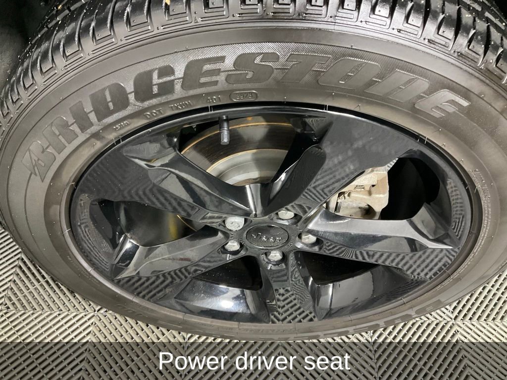 Used 2024 Jeep Grand Cherokee Altitude image 11