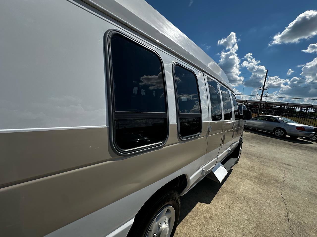 Used 2004 Ford E-250 and Econoline 250 Extended RWD image 73