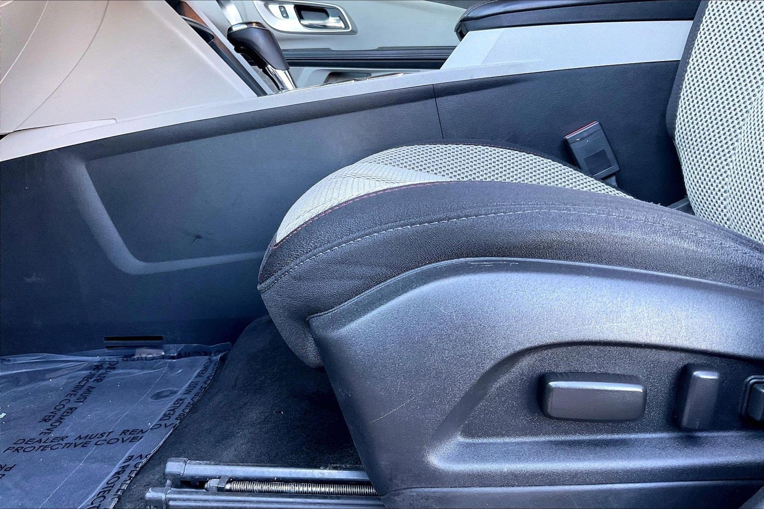 Used 2017 Chevrolet Equinox LT w/ Driver Confidence Package II image 16