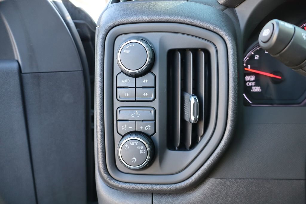 Used 2024 Chevrolet Silverado 1500 Custom Trail Boss w/ LPO, Dark Essentials Package image 15