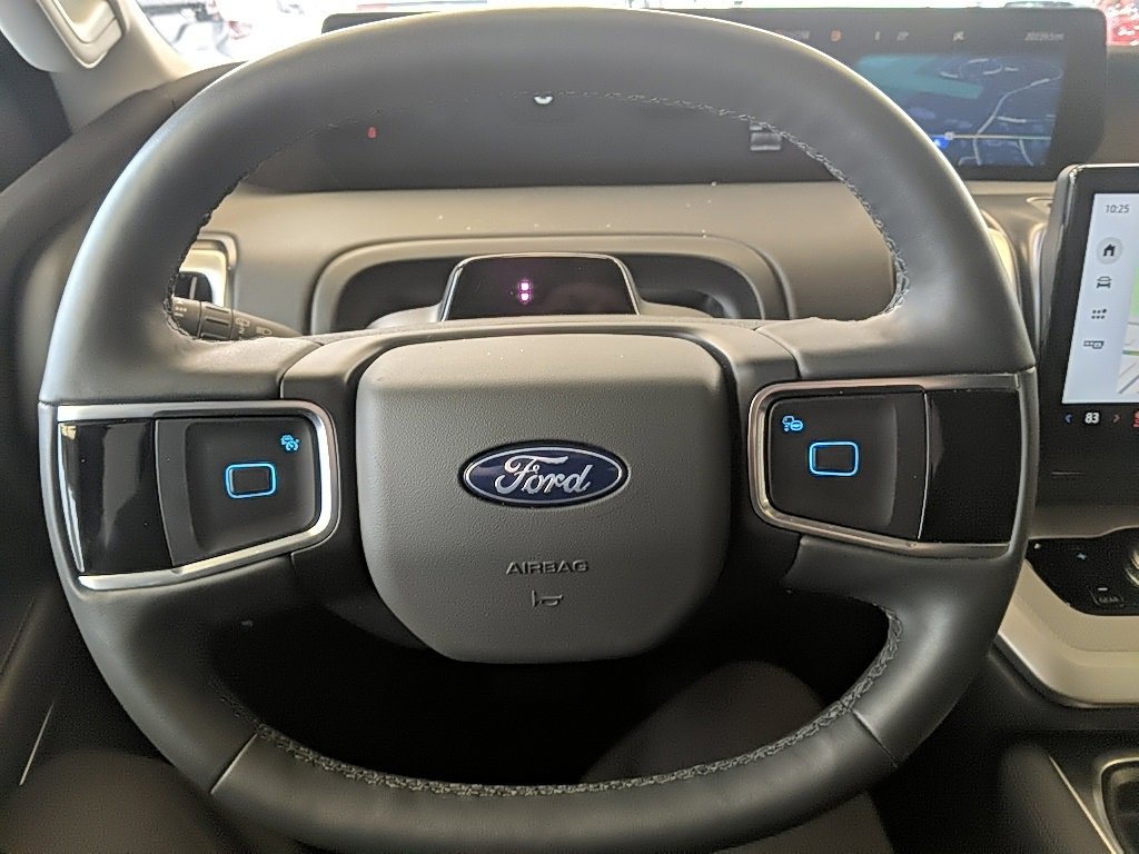 Certified 2025 Ford Expedition Active image 20