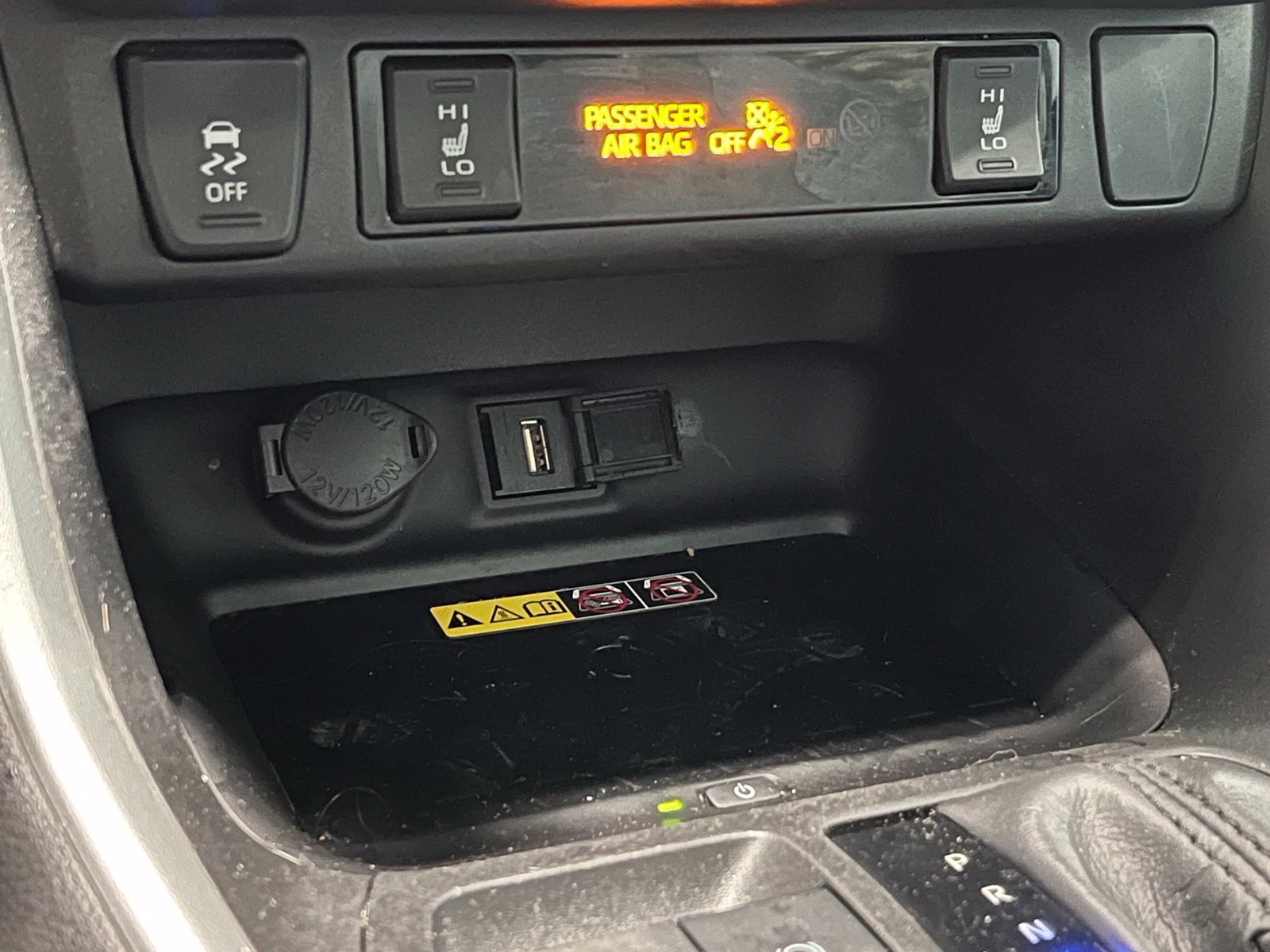 Used 2022 Toyota RAV4 XLE Premium AWD/4WD image 25
